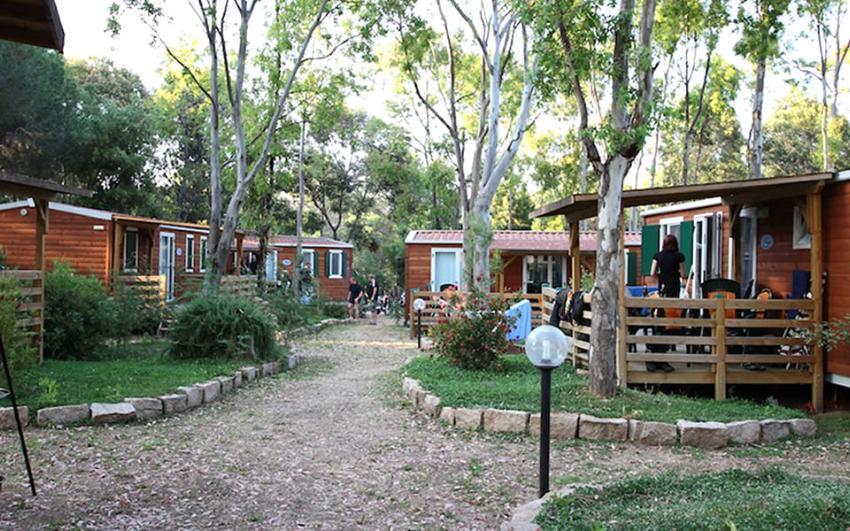 Camping Villaggio L'Ultima Spiaggia บารีซาร์โด ภายนอก รูปภาพ
