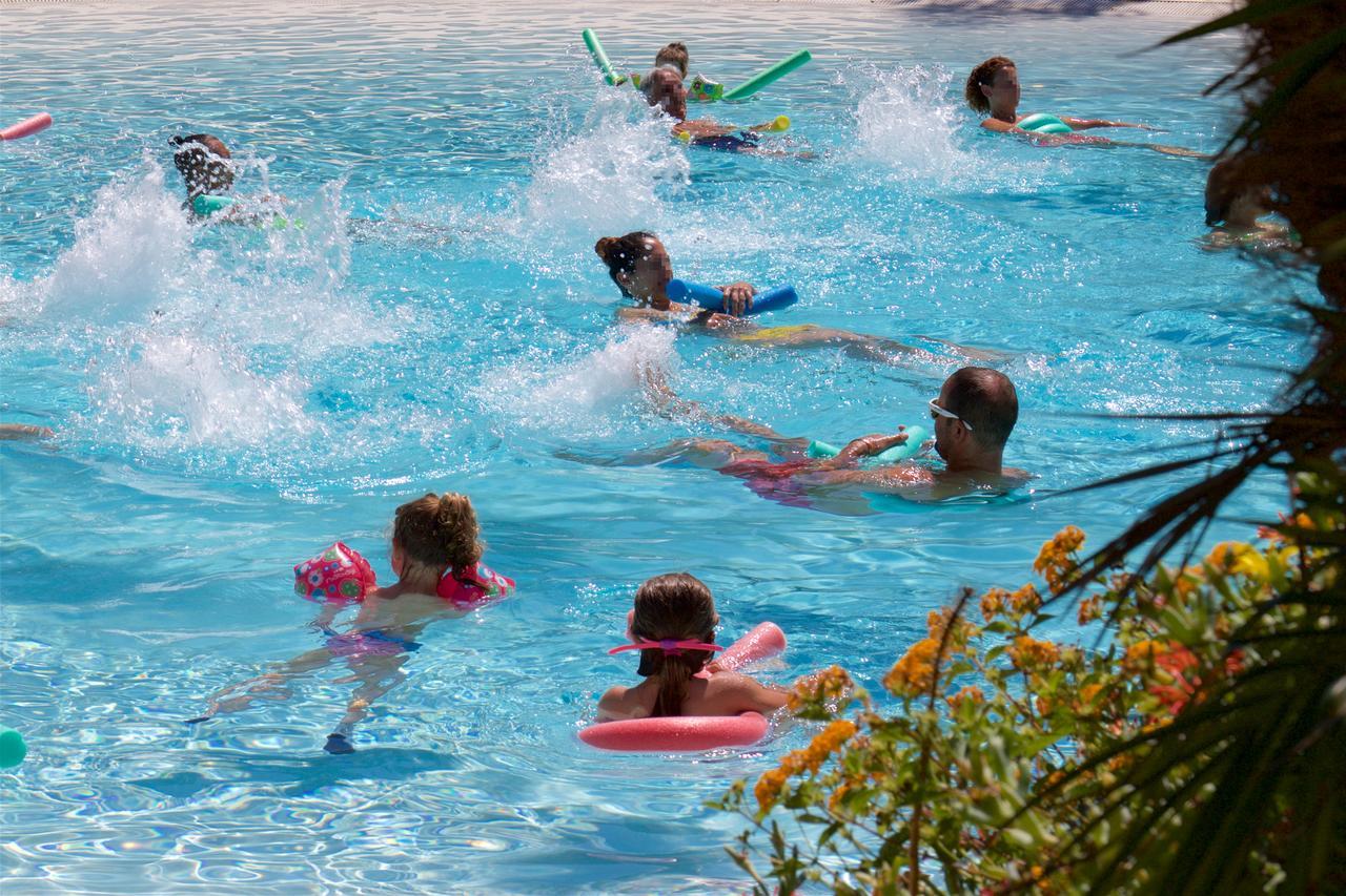 Camping Villaggio L'Ultima Spiaggia บารีซาร์โด ภายนอก รูปภาพ